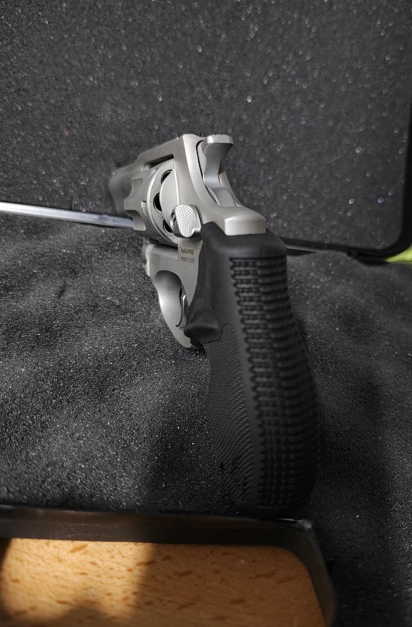 REVOLVER TAURUS CAL.22LR MODELO 942