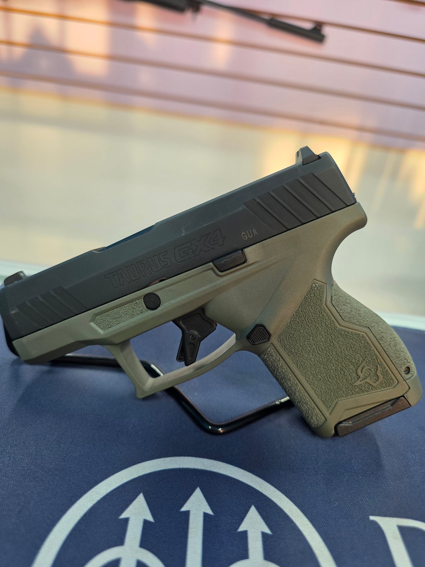 Taurus GX4 verde/pavon