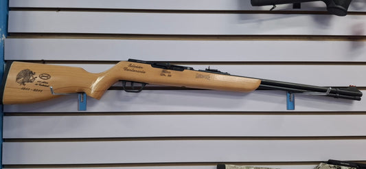 RIFLE EDICION CENTENARIO CAL. 22LR MENDOZA DE BARILLA 17 TIROS