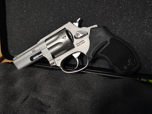 REVOLVER TAURUS CAL.22LR MODELO 942