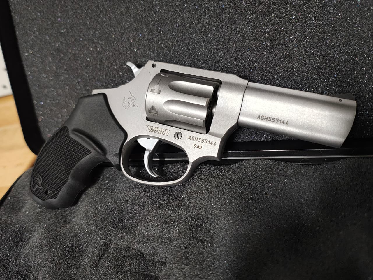 REVOLVER TAURUS CAL.22LR MODELO 942